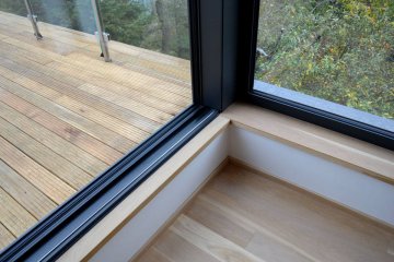 Dřevěná dubová podlaha a schody v odstínu PARKETO - LILY na zakázku