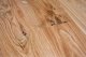Zakázková realizace dřevěné podlahy s povrchovou úpravou. Všeobecně jsou tyto podlahy teplé, antialergické a s dlouhou životností.